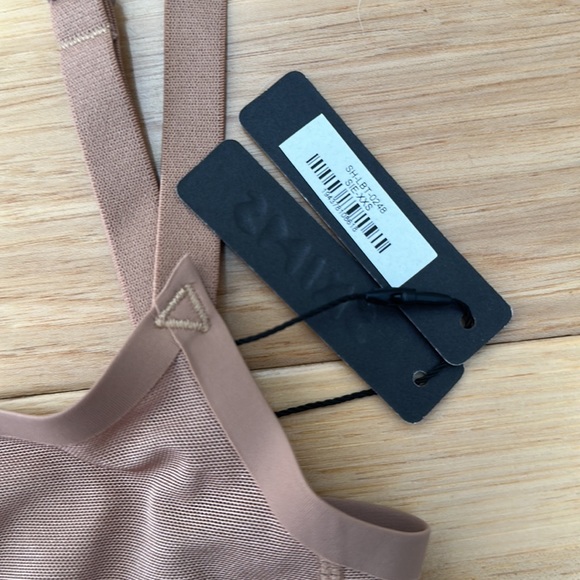 Skims Power Mesh Bodysuit (Sienna) - Picture 7 of 8